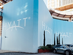 GRAND HYATT �ZM�R �ST�NYEPARK, M�SAF�RLER�NE KAPILARINI A�MAYA HAZIRLANIYOR